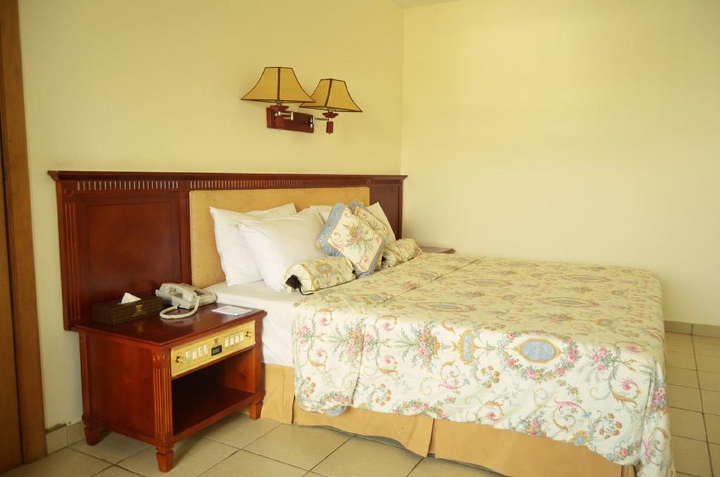 Mensvic Grand Hotel Acra Quarto foto