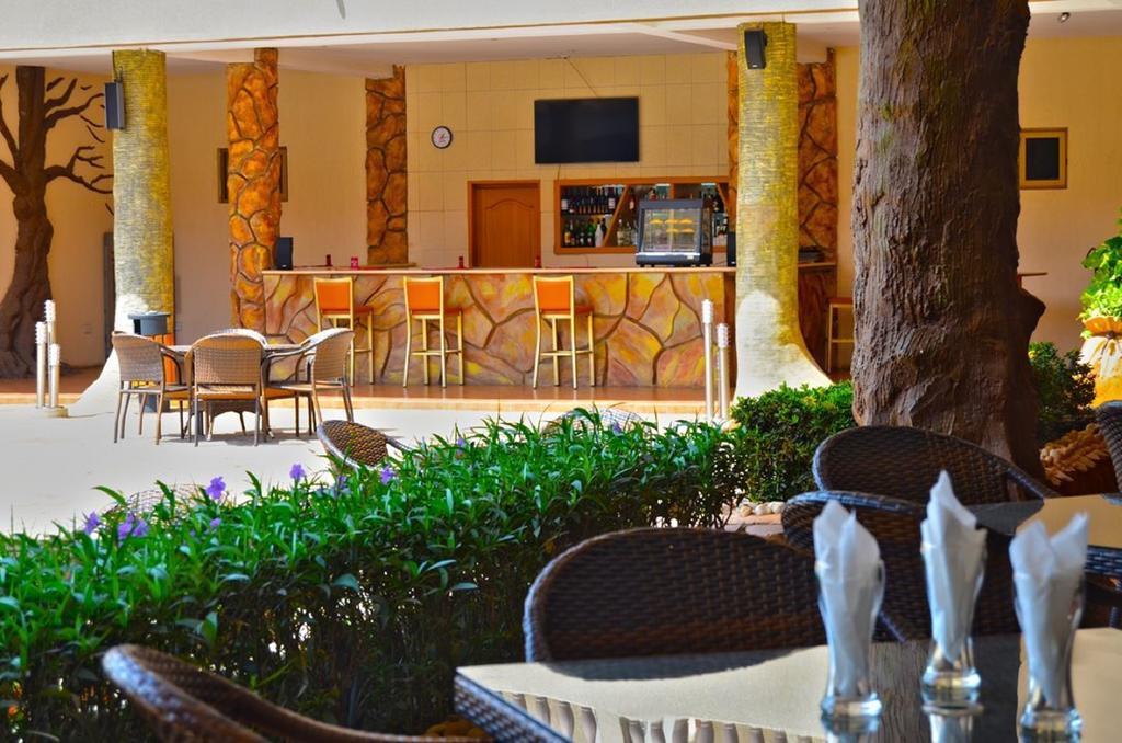 Mensvic Grand Hotel Acra Exterior foto